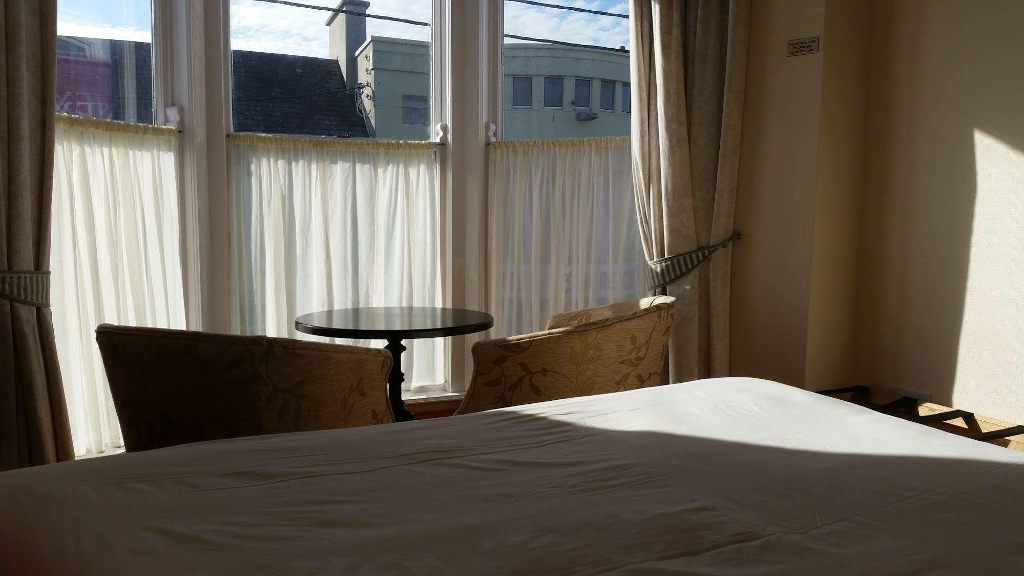 Myles Creek Hotel Kilkee Eksteriør billede